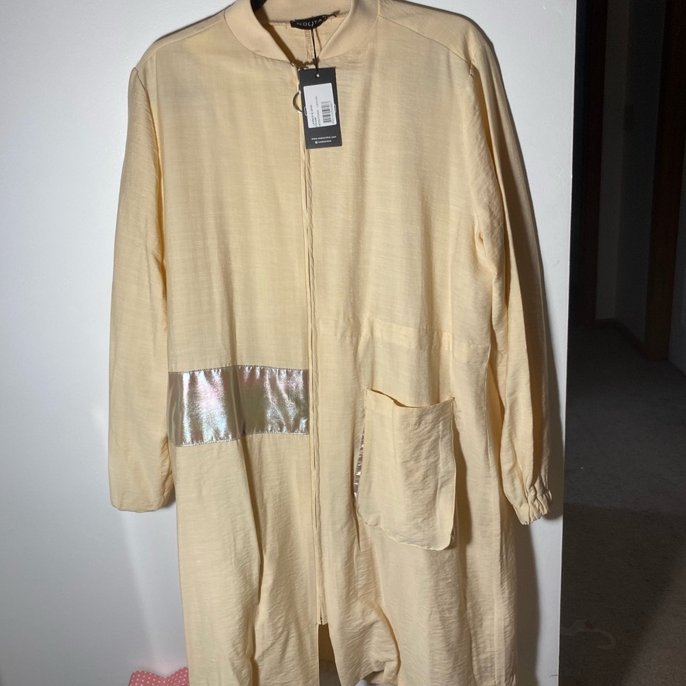 Zara Cream Trench Coat with Long Sleeves and Silver Accents